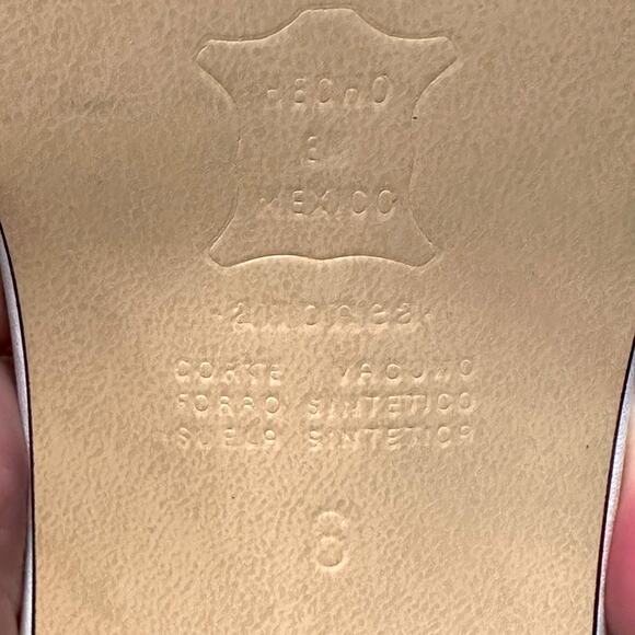 Andrea Coleccion | Size 8 | White Leather Round Toe Chunky 4 Inch High Heel Pump - Picture 11 of 11